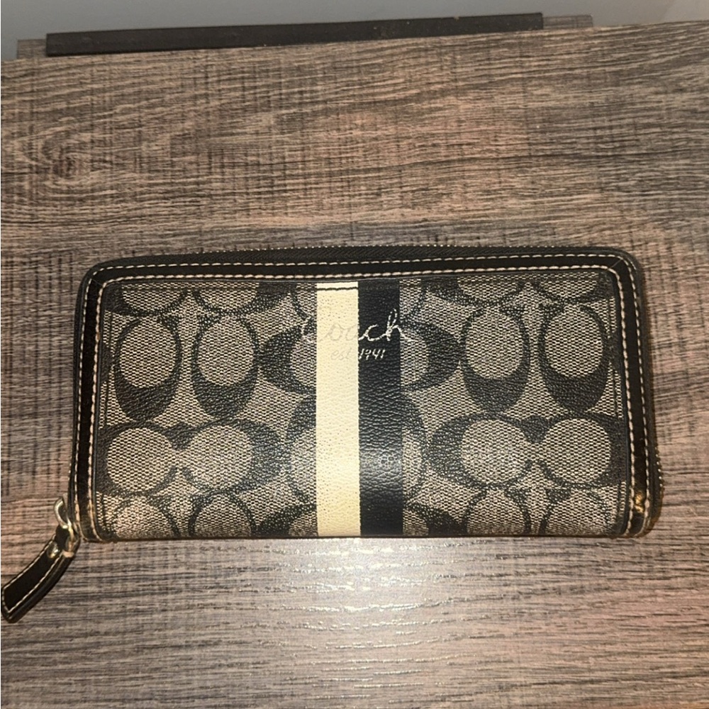 Coach Signature Zip Wallet
